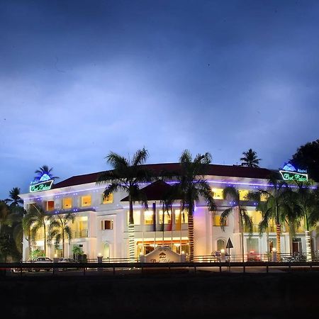 Hotel Port Palace Kovalam Buitenkant foto