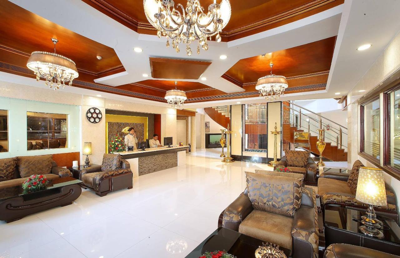 Hotel Port Palace Kovalam Buitenkant foto