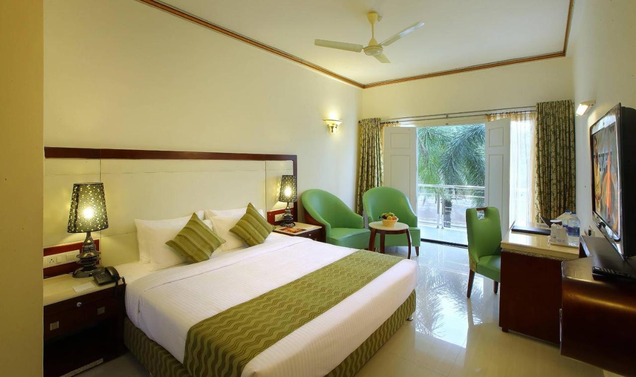 Hotel Port Palace Kovalam Buitenkant foto